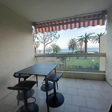 Dionysos Apartment *