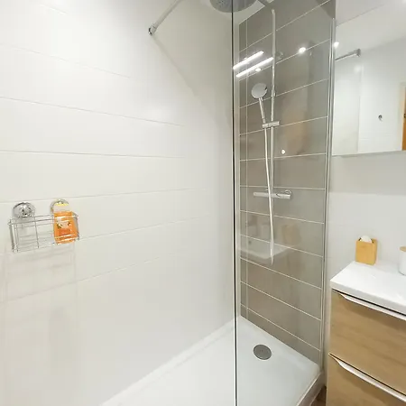 Dionysos Daire Cannes